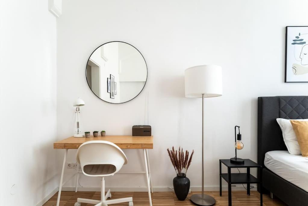 Neat Studio Steps To Center By Hm Viena Exterior foto