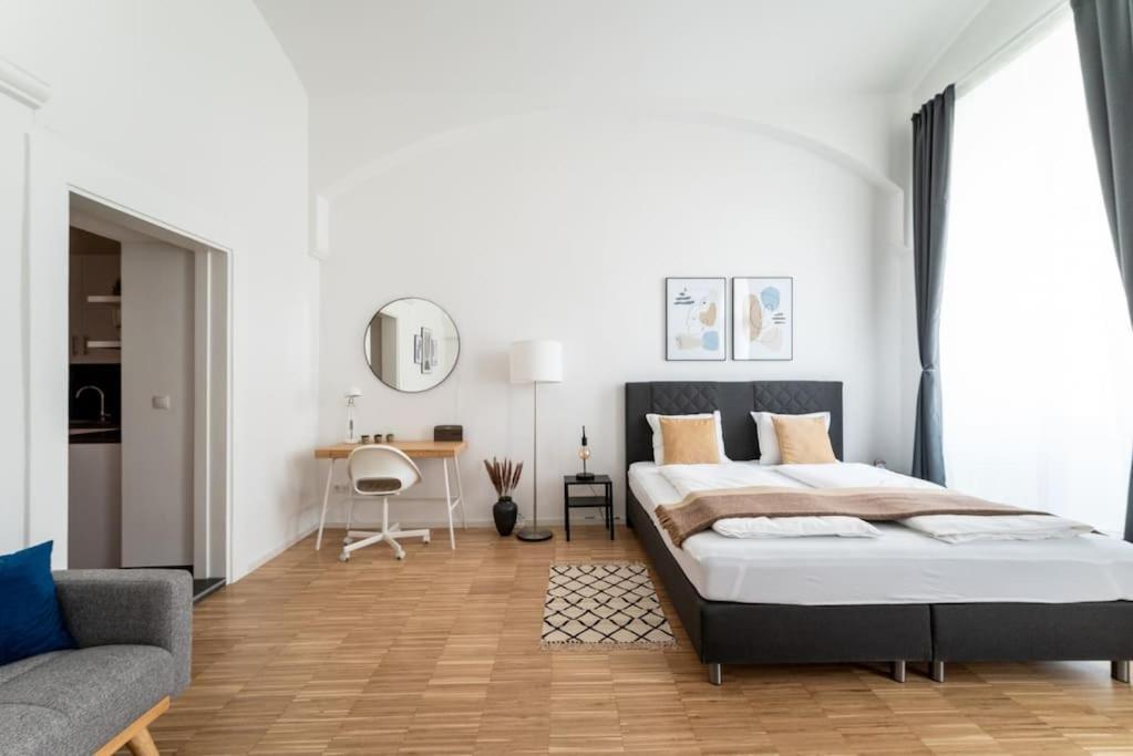 Neat Studio Steps To Center By Hm Viena Exterior foto